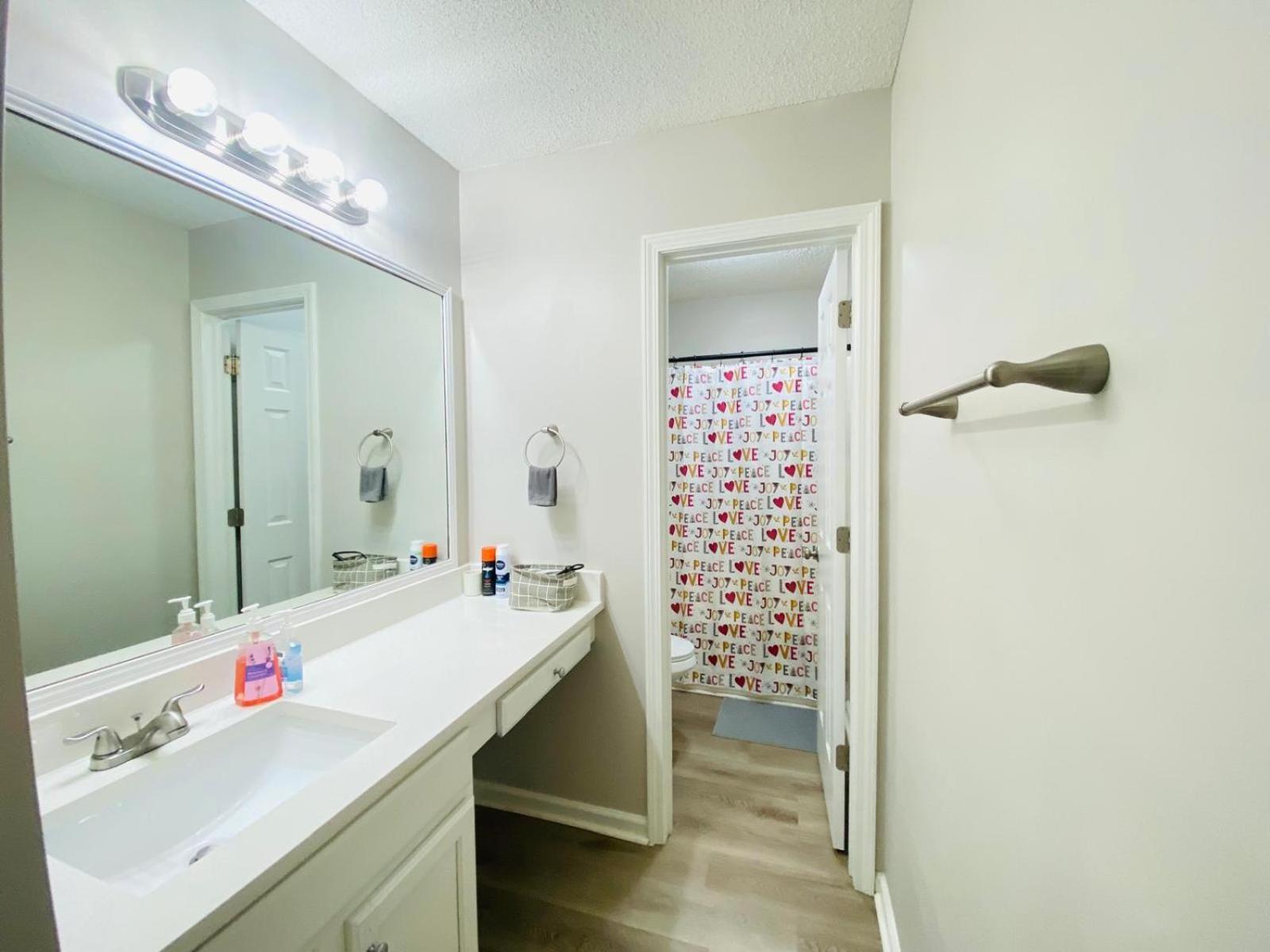 Spacious Room With Shared Bathroom Роли Экстерьер фото